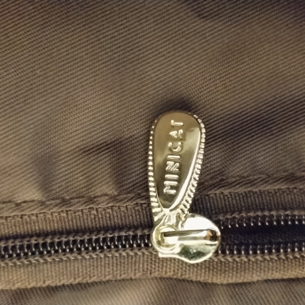 NWOT INICAT 5-Way Crossbody Sling Waist or Shoulder Bag - Picture 17 of 17